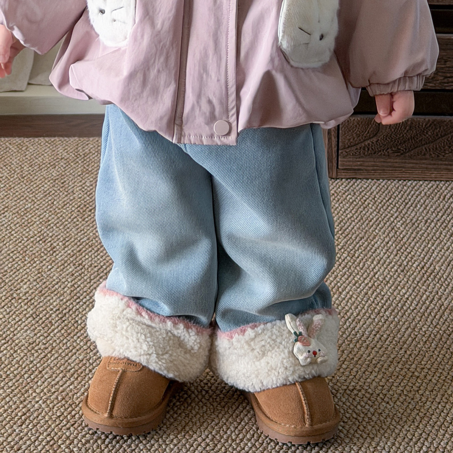 Ropa de algodón de niñas ropa de invierno 2025 nuevo abrigo de calentamiento grueso chaqueta de algodón de niños ropa de bebé