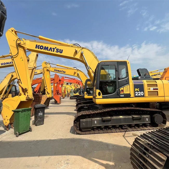 Kirguistán exporta excavadora Komatsu PC220 - 8 de segunda mano, garantía de calidad suficiente en stock