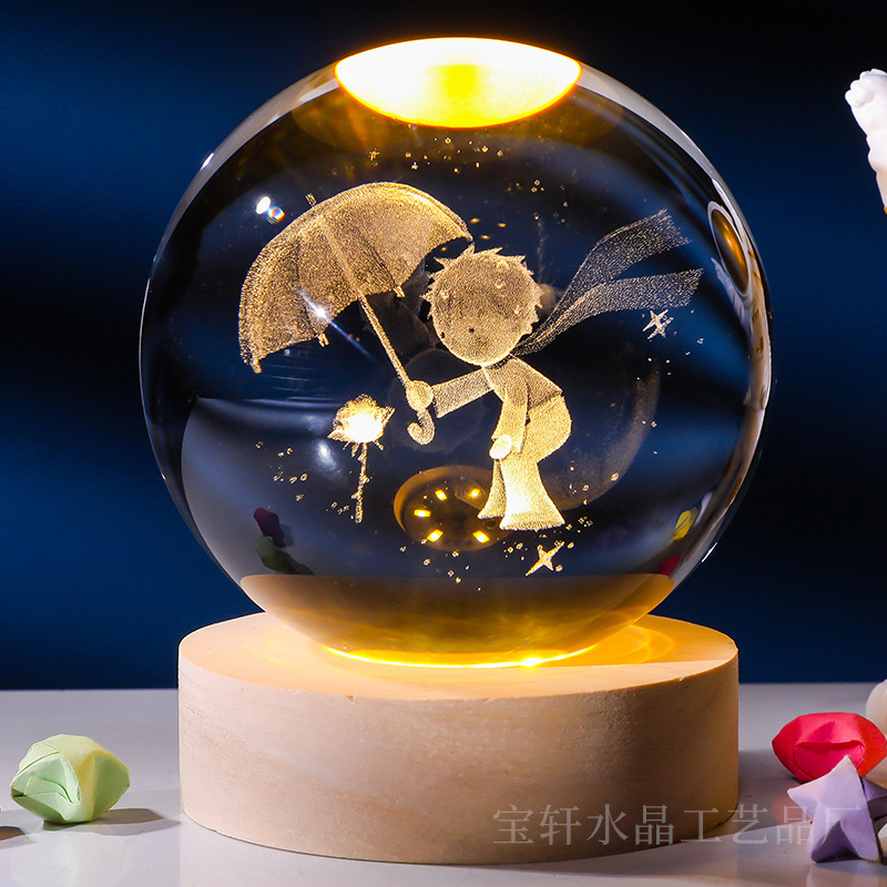 Bola de cristal al por mayor galáctica bola de cristal tallada interna 520 Qixi Navidad noche lámpara adornos de cristal