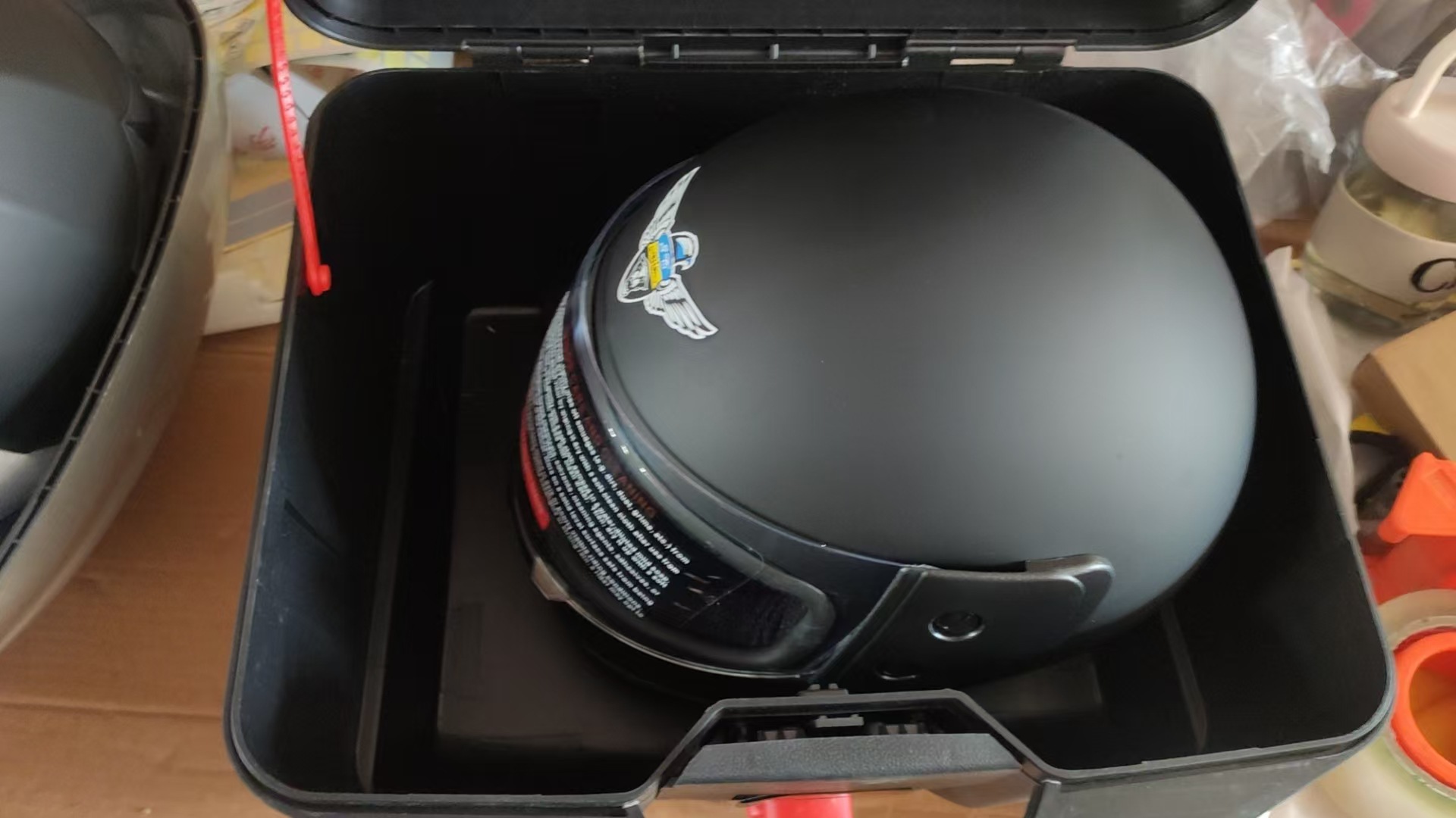 Cross-border super-large capacity Hengye 32L tail box thickened anti-fall motorcycle storage box electric car trunk wholesale