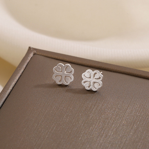Korean 925 silver needle ins simple personalized earrings women's exquisite earrings earrings temperament love butterfly niche jewelry