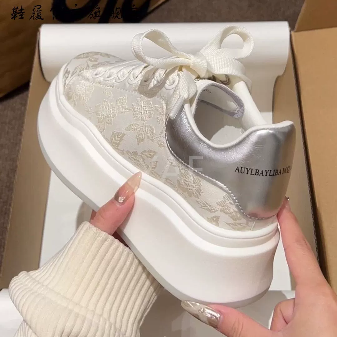 Ruxi/белая роза китайская вышивка маленькая белая обувь доска обувь женская 2024 дикие кексы с толстой подошвой повседневной обуви