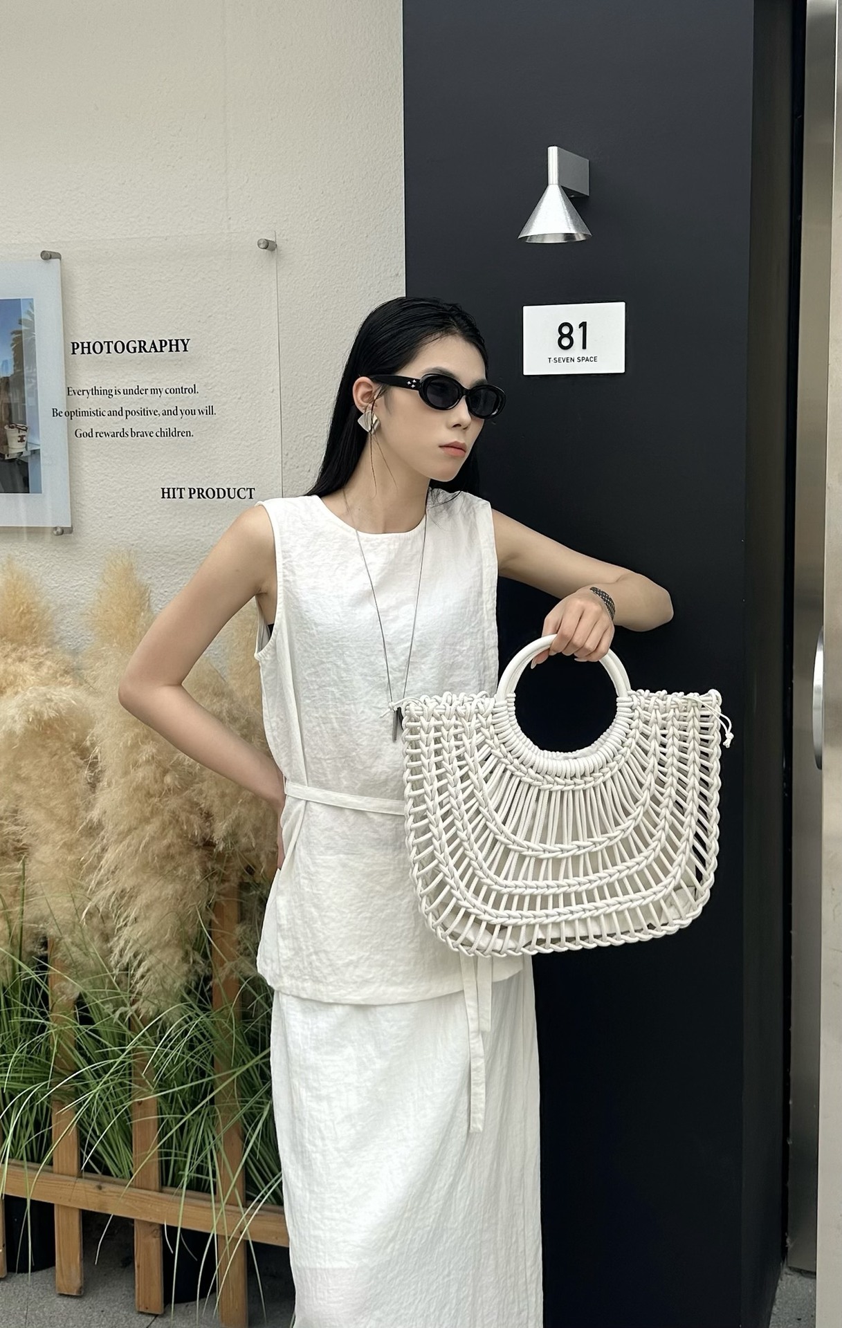 European And American Style 2026 Summer New Straw Bag, Handmade Woven Hollow Handbag, French Vacation Beach Bag For Women - Thumbnail 6