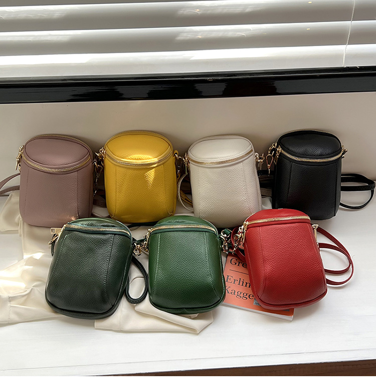 294g Weight Polyester Lining Material Sewing Thread Fashion Element Zipper Closure Type Single Shoulder Strap Strap Type Crossbody Bag Bags Type Casual Occasion Genuine leather Material Solid Color Pattern All Seasons Season Women's Gender Streetwear Style Shell Shape Women's Solid Color Genuine Leather Sewing Thread Zipper Phone Wallets 28
