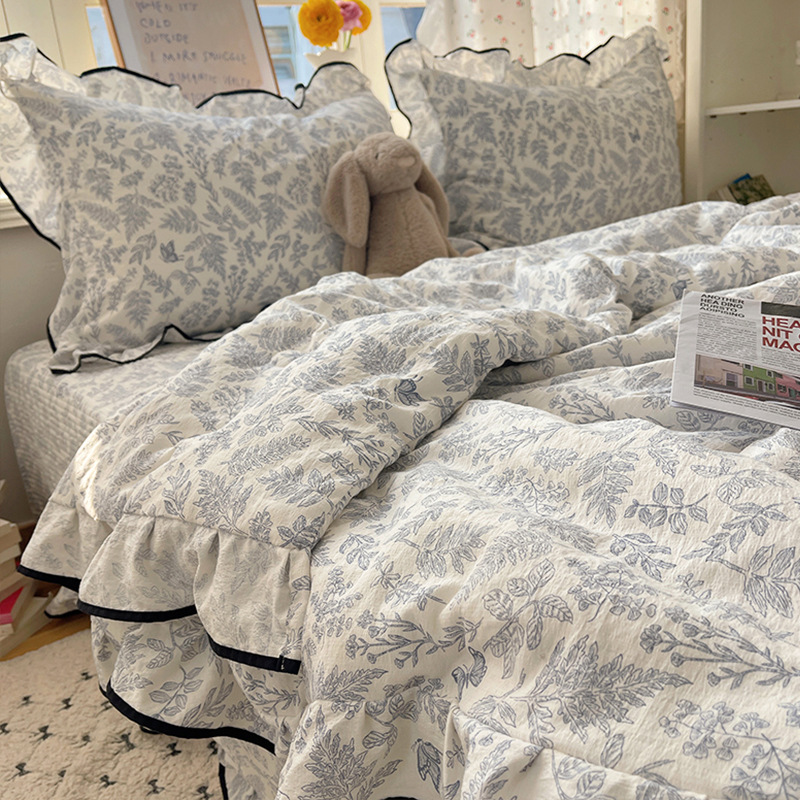 Pequeña cama de edredón de verano de hilo de doble capa fresca de cuatro piezas de ropa de cama de verano funda de edredón de encaje funda de cama de algodón lavado