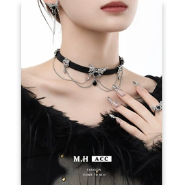 项链;耳环;戒指