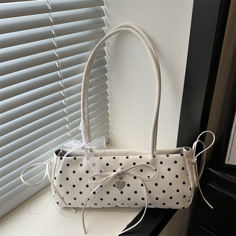 Korean-Style Fashionable Cute Underarm Bag, 2026 Spring New Model, Simple Commuter Bag, Stylish High-Appearance Shoulder Bag