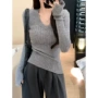 显瘦长袖新款v领针织衫