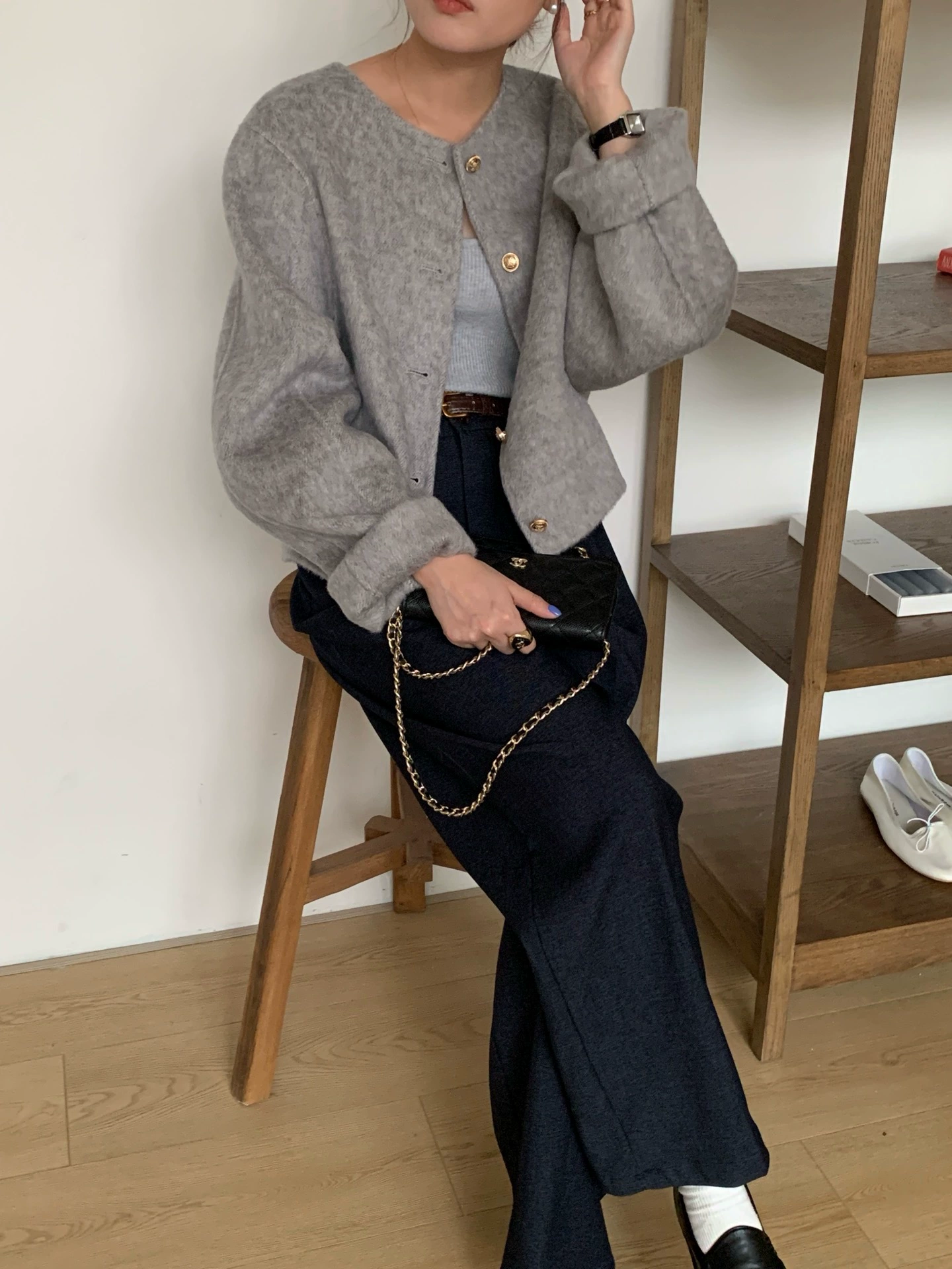 П metal woolen short jacket with a round collar?