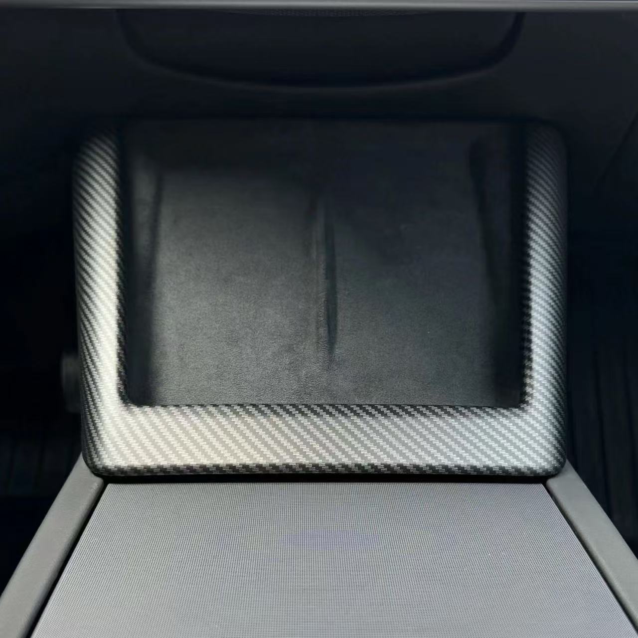 Suitable for Tesla's New Version of Model Y/3 Central Control Wireless Charging Trim Protective Cover Interior Accessories Color Change