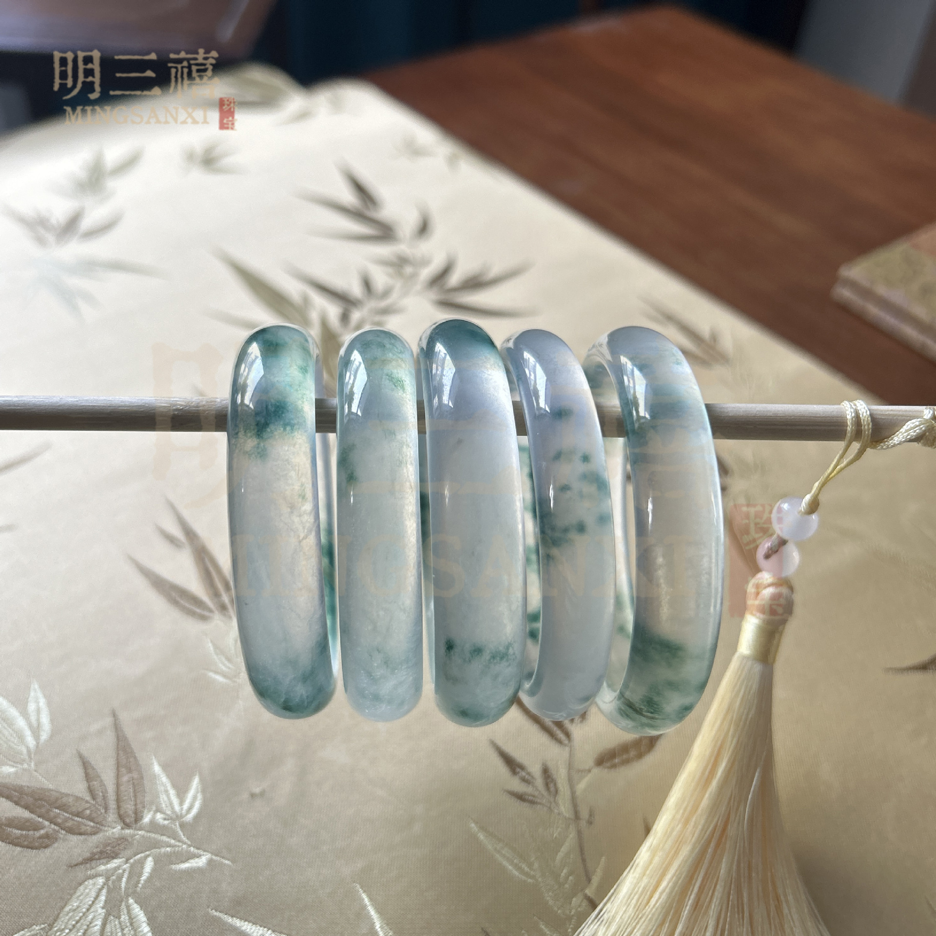 높은 얼음 투명 DULONG 옥 떠있는 꽃 팔찌 고품질 옥 옥 팔찌 얼음 옥 팔찌 석영 옥