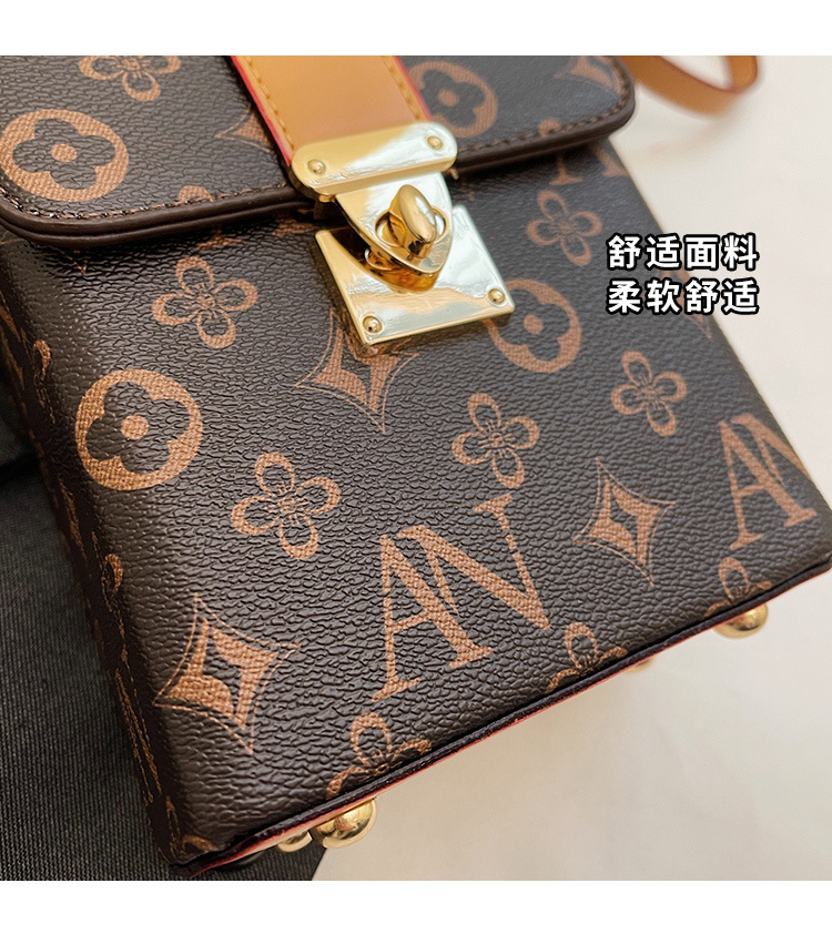 A new Korean-style versatile and simple single-shoulder crossbody bag for women in the summer of 2025, featuring a Korean-style mobile phone bag Specification drawing