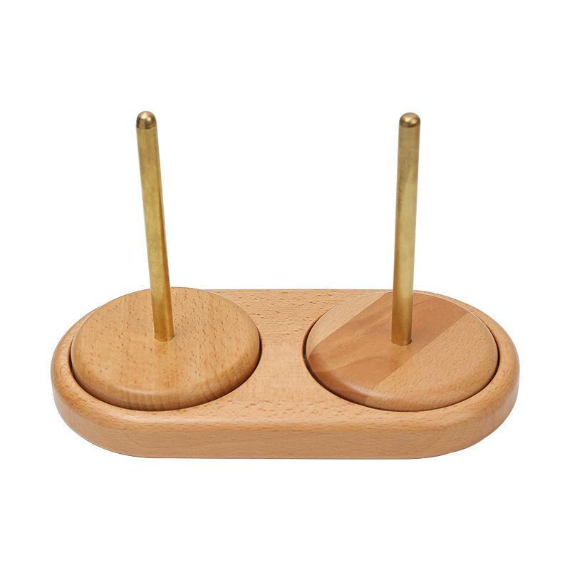 Rodeado de hilo de lana giratorio de madera, grupo de hilo doméstico, herramienta tejida a mano, base de eje de hilo de lana de suéter tejido