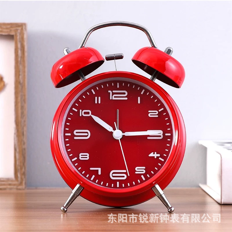 Directo de fábrica batería creativa de metal de 4 pulgadas palabra tridimensional campana despertador estudiante dormitorio mudo reloj con luz de noche