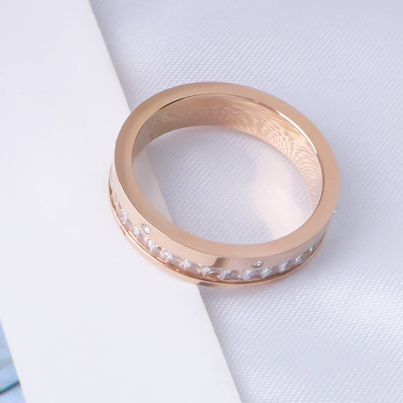 Stainless Titanium Steel Hollow Rhinestone-studded Rose Gold Ring display picture 4