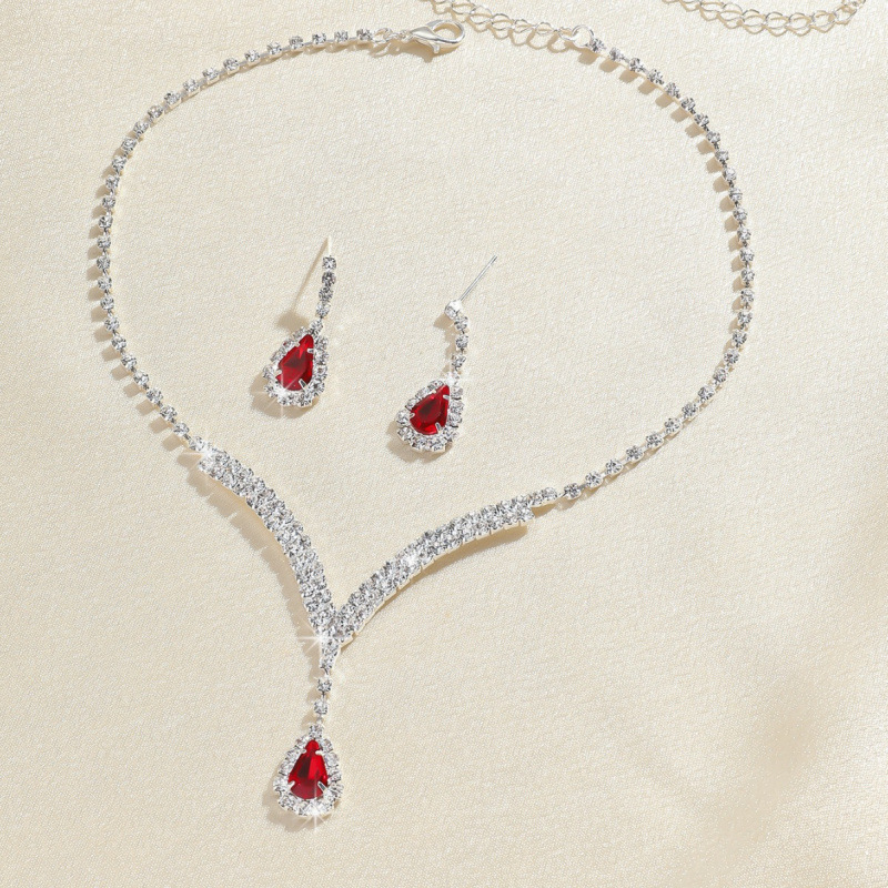 Hot sale creative design fashion diamond V neck water drop pendant versatile bridal earrings necklace three piece set_voghion.com