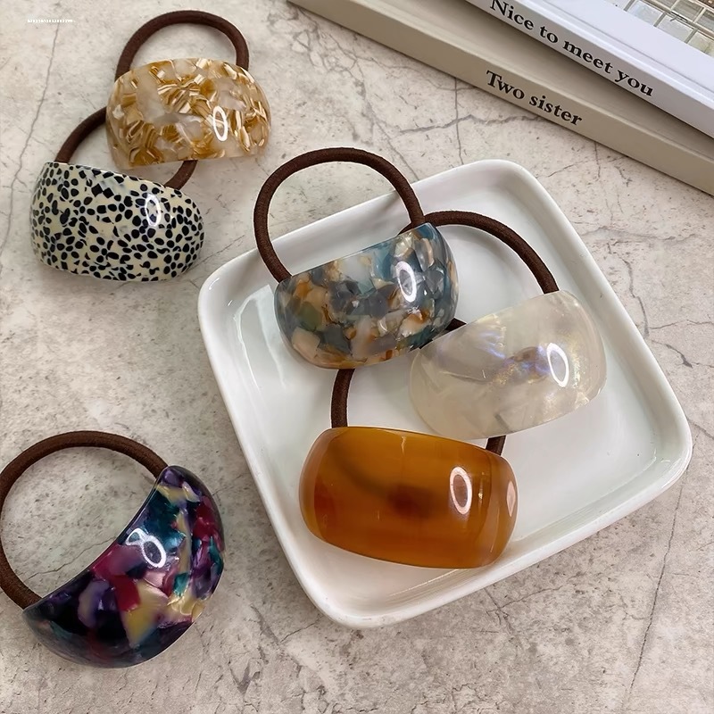 12g Weight Hair Tie Hair Accessories Type 1 Piece Quantity Holiday, Daily Occasion Acrylic Material Color Block, Horse Pattern Women's Gender Elegant Style Elegant Women's Color Block Horse Acrylic Hair Tie 2