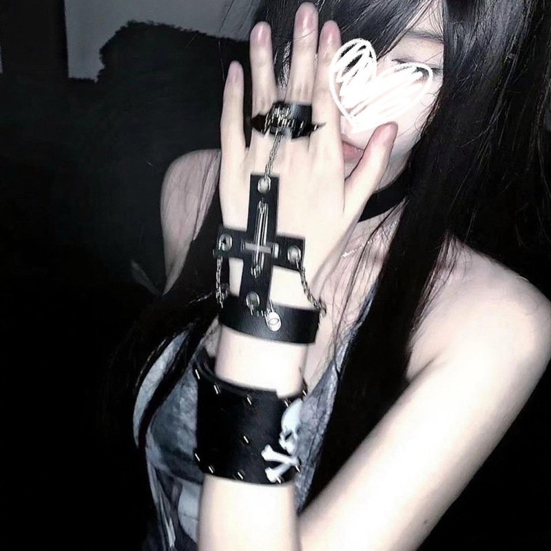 Y2K Sweet and Cool Subculture Bracelet, Hot Girl Gothic Punk Skull Cross Wrist Chain, Personalized Hand Accessory