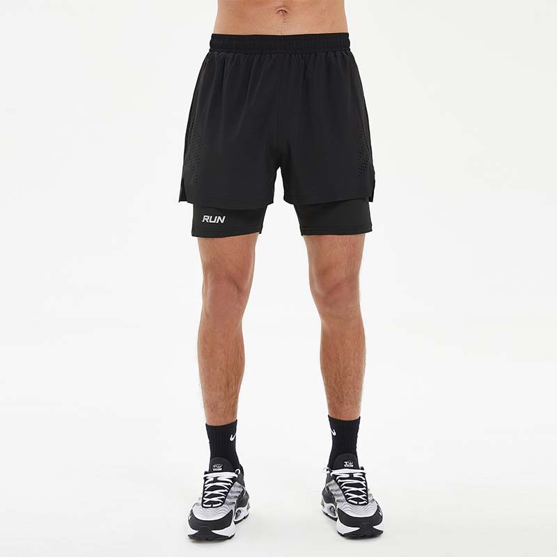 Verano de los hombres de secado rápido corriendo pantalones cortos de doble capa casual deportes fitness pantalones de tres puntos transfronterizos en el logotipo de la etiqueta de cambio de stock