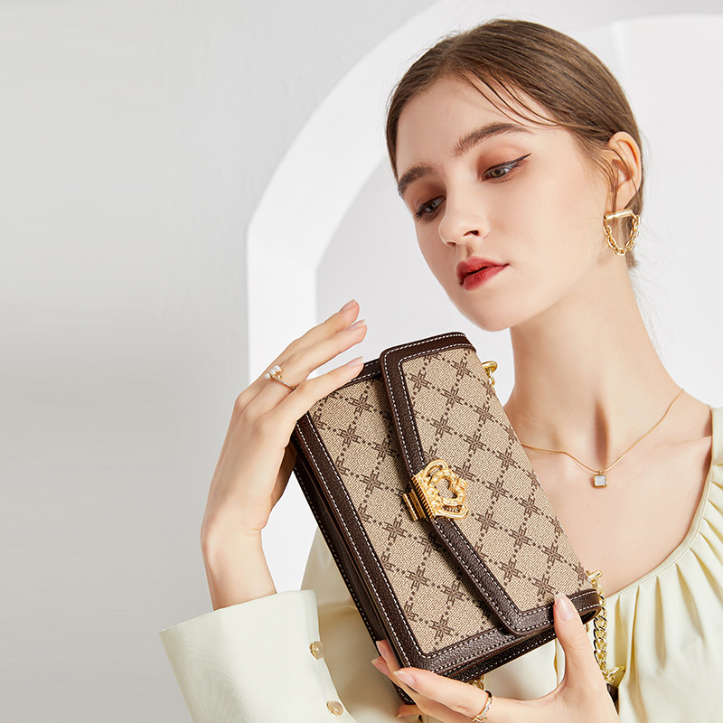 Túi đeo chéo nữ dây xích kiểu túi vuông nhỏ thời trang hè — Màu cà phê