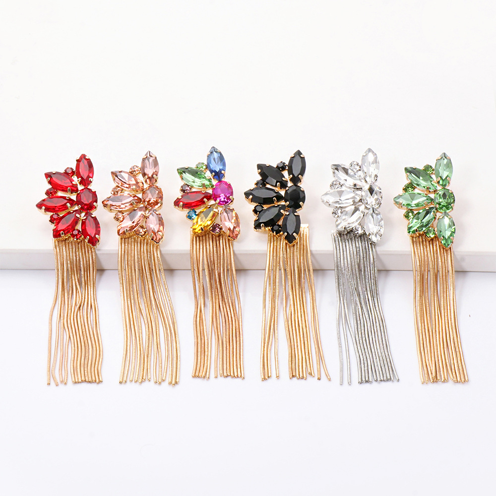 Korean Fashion Style New Diamond Flower Tassel Earrings display picture 17