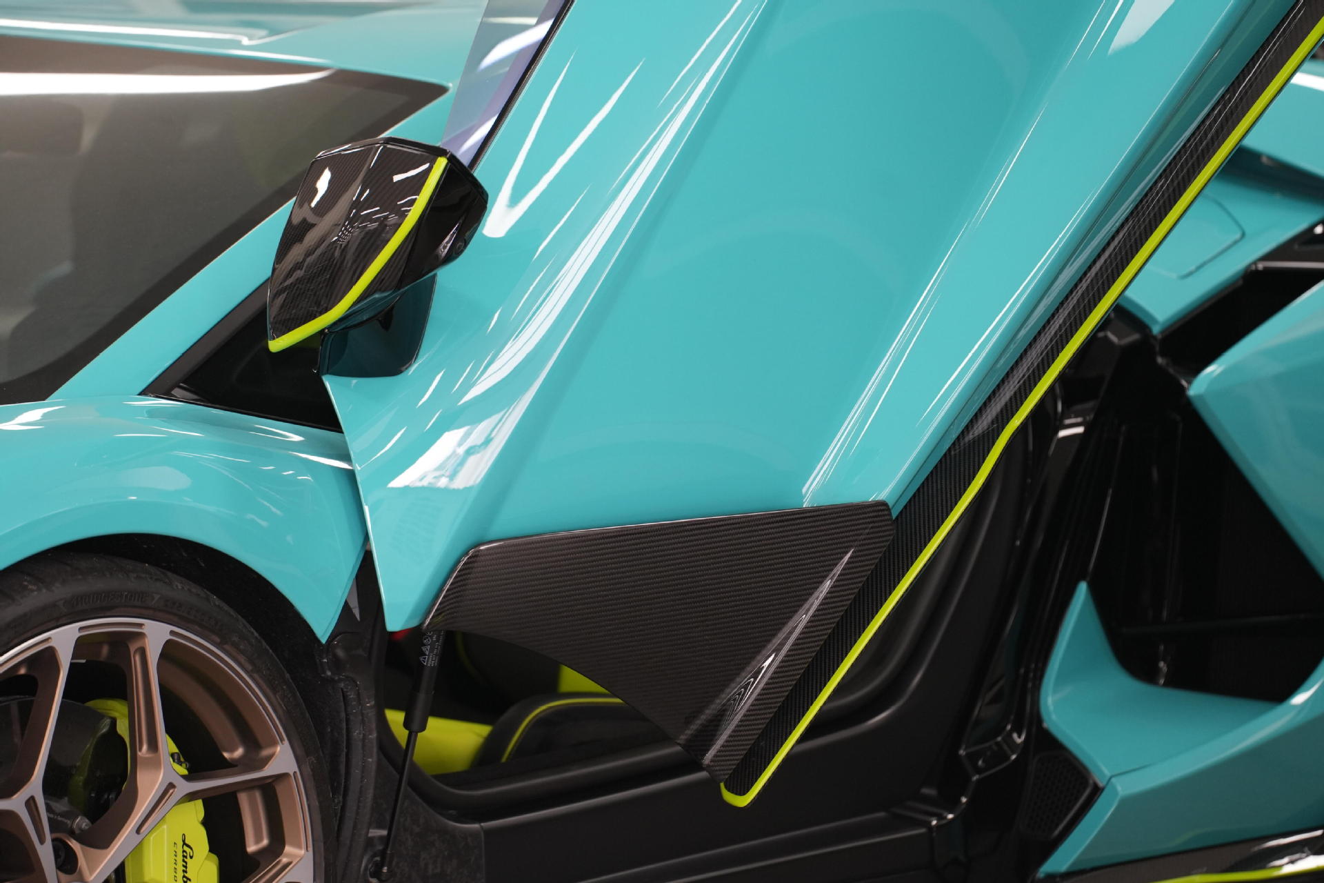 Suitable for Lamborghini's new Aventador Revuelto, modified with original OEM upgraded dry carbon fiber body kit