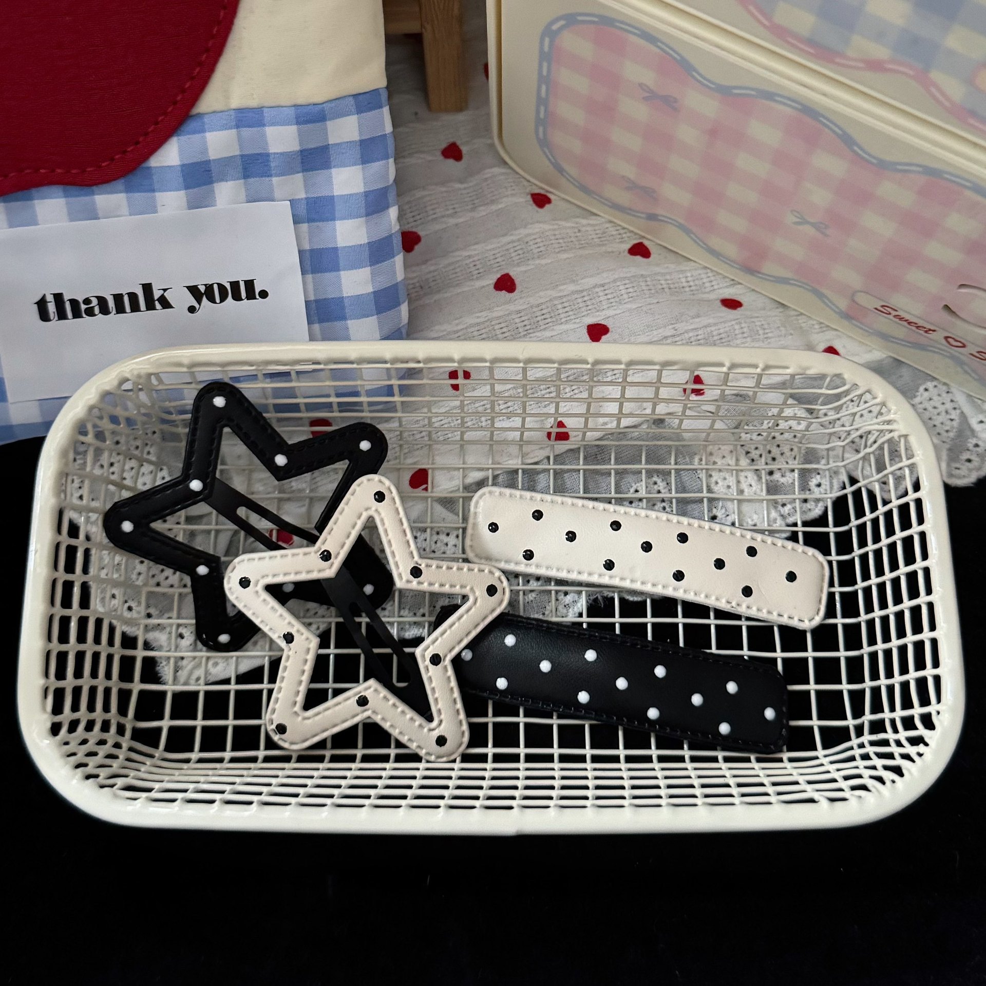 Korean-style minimalist polka dot black and white star square hair clips, fashionable and versatile hair accessories for girls, suitable for bangs