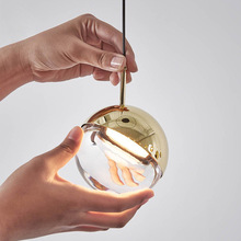 現代簡約創意個性餐廳圓球燈具北歐卧室床頭玻璃小吊燈朵拉設計師