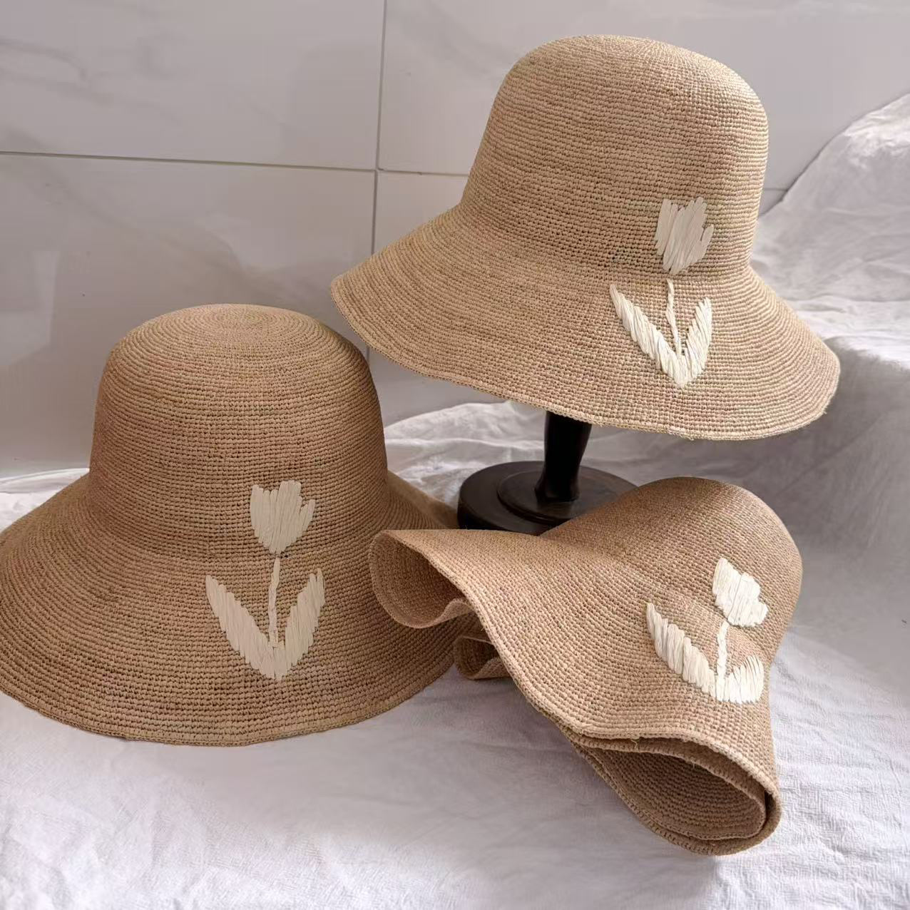Hand-Woven Raffia Straw Hat for Women, Summer Sun Protection UV Blocking Beach Hat for Vacation - Thumbnail 2