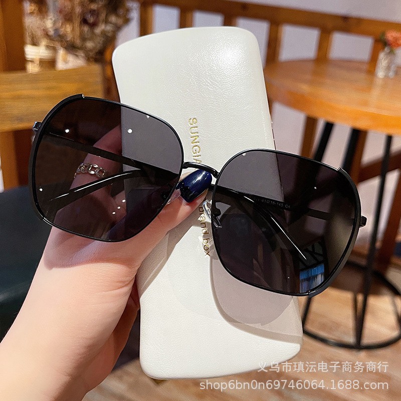 De gama alta retro verde gafas de sol polarizadas Internet celebridad moda Metal Gran marco gafas de sol de moda de los hombres y las mujeres de estilo coreano protección UV