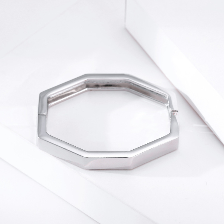 Simple Glossy Octagonal Prismatic Alloy Bracelet display picture 7