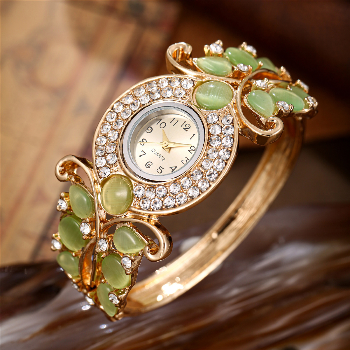 2025 New Cross-Border Diamond-Decorated Water Drop Quartz Watch Hollow Alloy Bracelet Watch Women's Ready Stock Wholesale