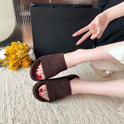 Fairy Wind One Size Universal Women's Summer 2025 New Korean Style Comfortable Flat Sandals for Outdoor Wear