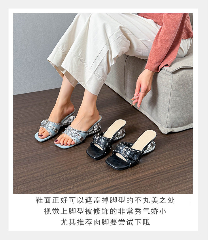 Dép sandal nữ quai ngang mũi vuông hở ngón, khóa kim loại đính đinh tán, gót dị hình tăng chiều cao 6 cm — Màu xanh dương, màu đen chi tiết 7