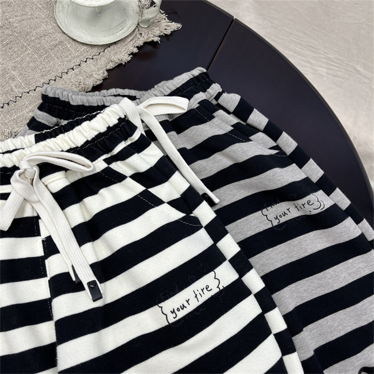 Pantaloni sportivi casual da bambino e bambina in stile occidentale, grandi pantaloni in PP per neonati, pantaloni larghi a righe in cotone per bambini_voghion.com