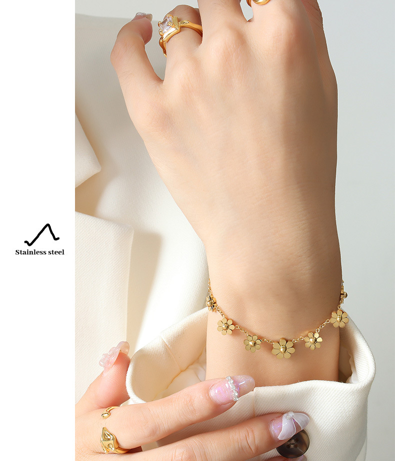 304 Stainless Steel Chain Material 18K Gold Plating Color PVD Coated Real Gold Plated 18K Gold Flower 304 Stainless Steel French Style Waterproof Non Tarnish 304 Stainless Steel Bracelets