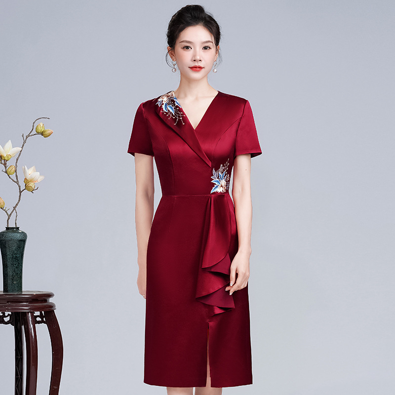 New Wedding Mother-In-Law Outfit Mom Wedding Banquet Dress Noble Slimming Look Cheongsam New Chinoiserie Classy Dress for Women