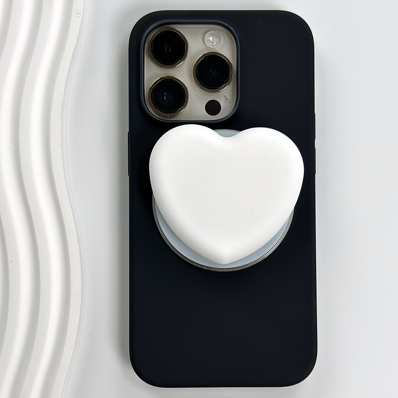 Heart-shaped white bracket