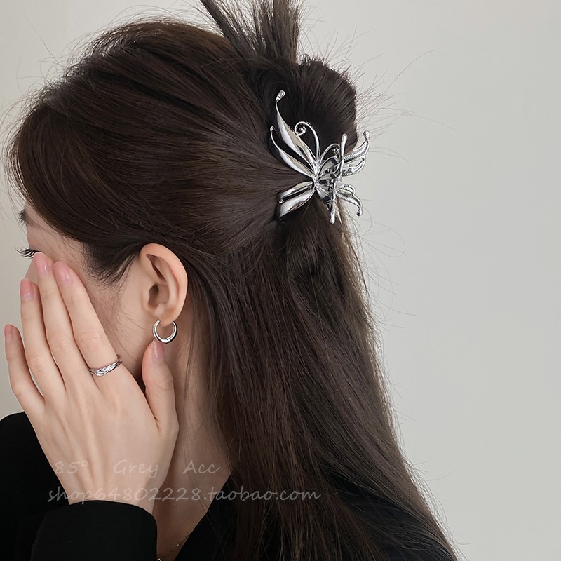 メタルウェーブスモールヘアクリップ、新しいニッチデザインヘアクリップ、ファッショナブルなサメクリップ、卸売在庫あり|undefined