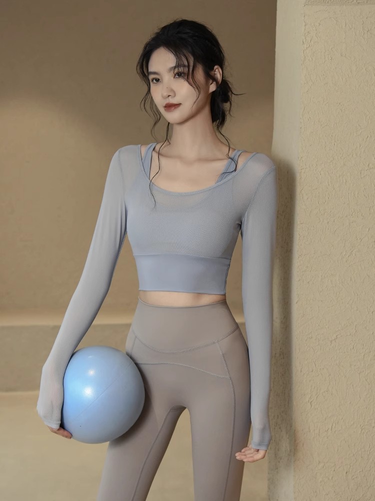 yoga clothes women‘s autumn and winter sports top with chest pad skinny slimming long sleeve graceful and fashionable running training workout clothes