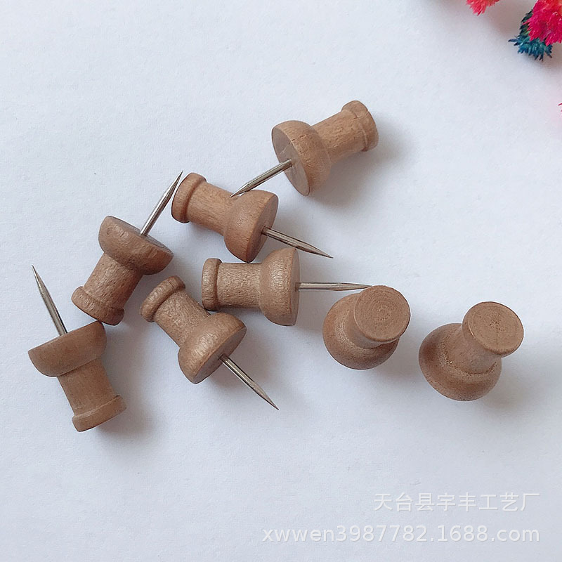 Traje de pasador de registro de madera original de madera en forma de I pasador de clavo tachuela tablero de corcho Foto de la pared