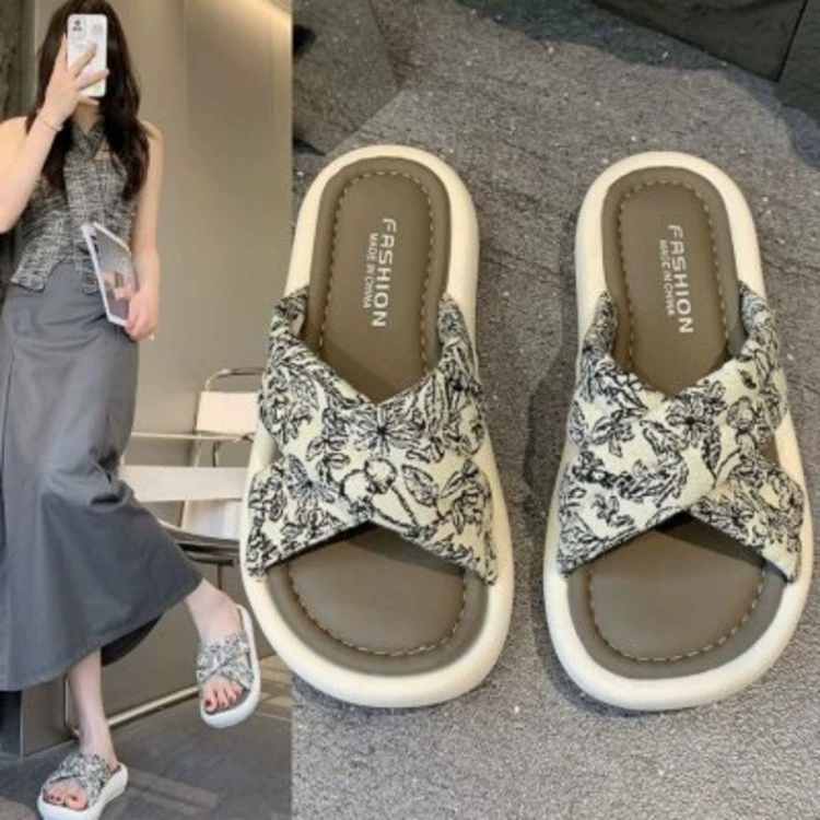 Национальные тапочки женский 2025 новый летний дикий крест вышивка римская юбка с сандалиями туфли на пляже на толстой подошве