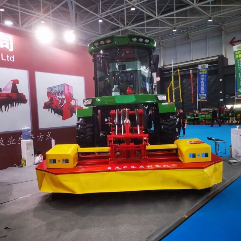 四轮前置式不同宽幅园林割草挤扁机2.18米-3.米宽幅草原割草压扁