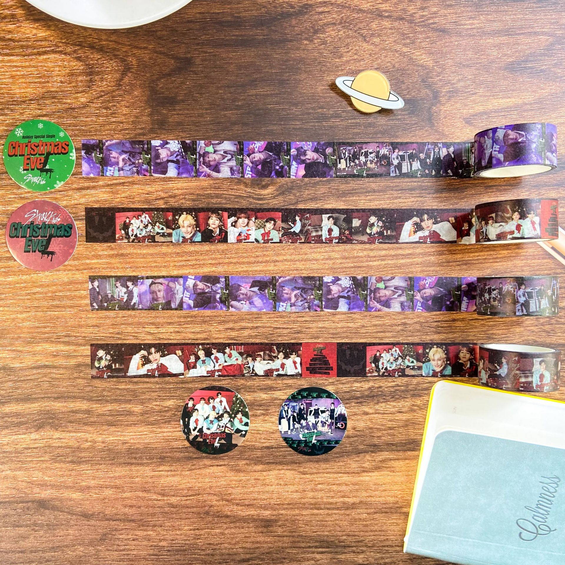 Stray Kids Christmas theme and Papertape's《Christmas EveL》album promotional sticker album