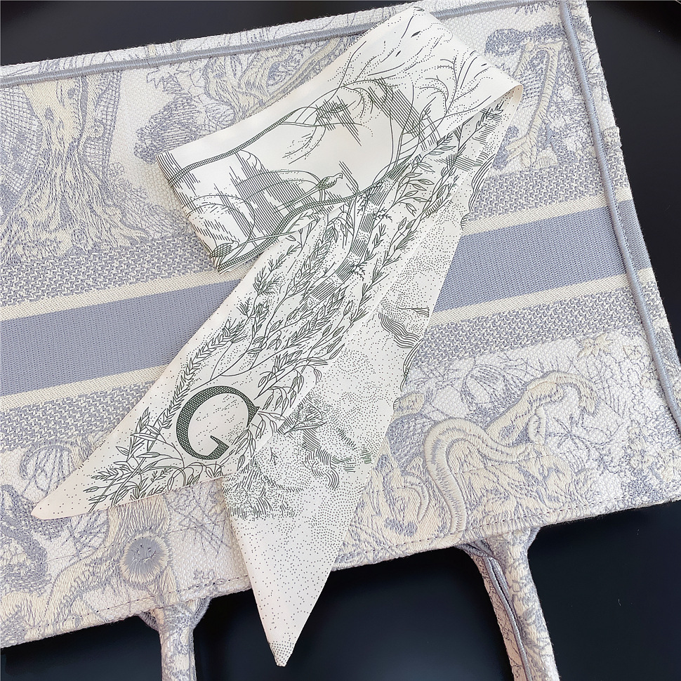 20g Weight Silk Scarf Classification Daily Occasion Silk Material Letter Pattern All Seasons Season Women'S Gender Printing Design Fashion Style Women's Fashion Letter Silk Printing Silk Scarves 37