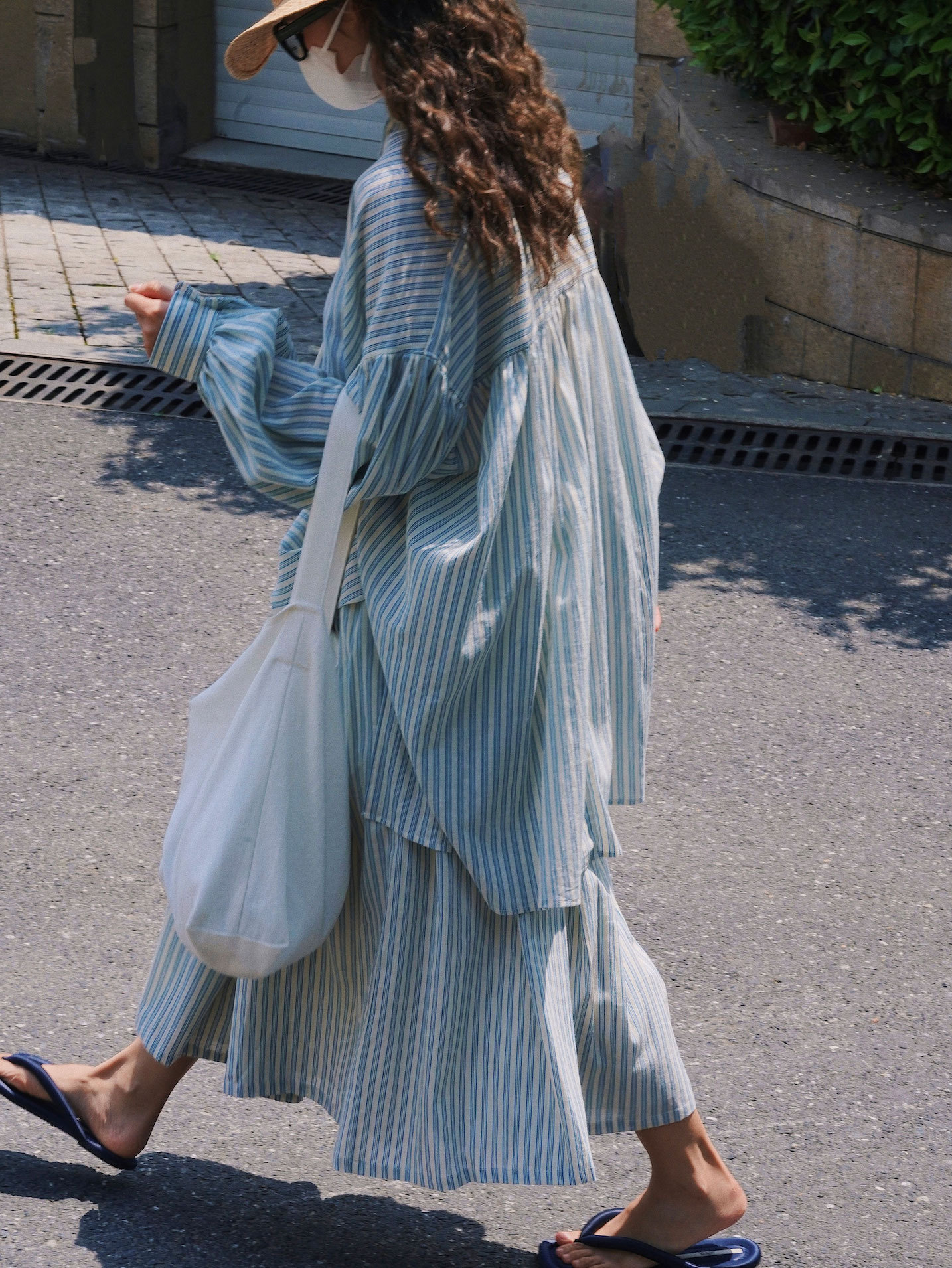 56F0C9D6-9982-45E1-A72C-5D71A4