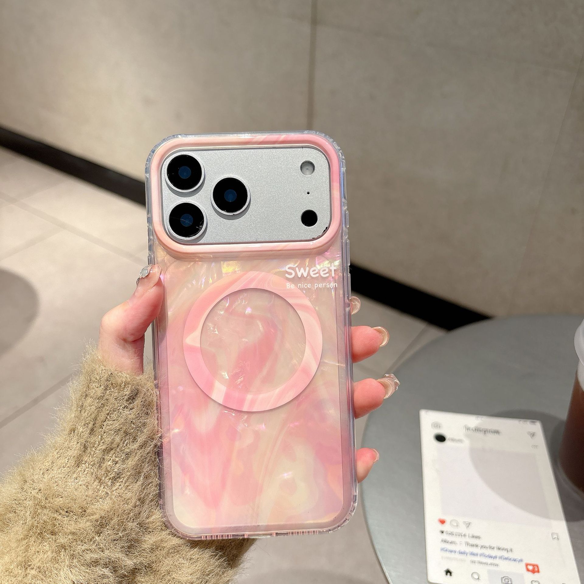 Magnetinis telefono dėklas su gradientu iphone 17 pro max apsauginis_voghion.com