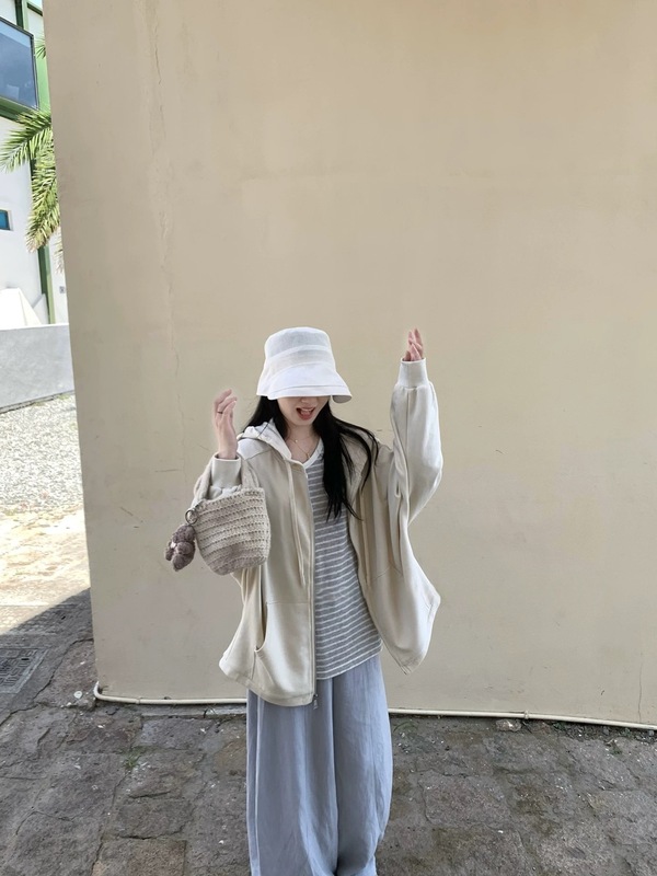 条纹星期三 日系麻灰条纹慵懒宽松长袖圆领T恤上衣女百搭打底衫|undefined