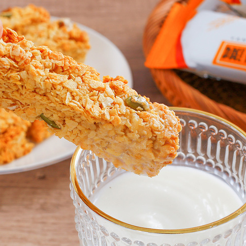 Meal replacement, anti-hunger oatmeal biscuits, cereal protein bars, nuts, oatmeal crisps, full-grain energy bars, fitness snacks