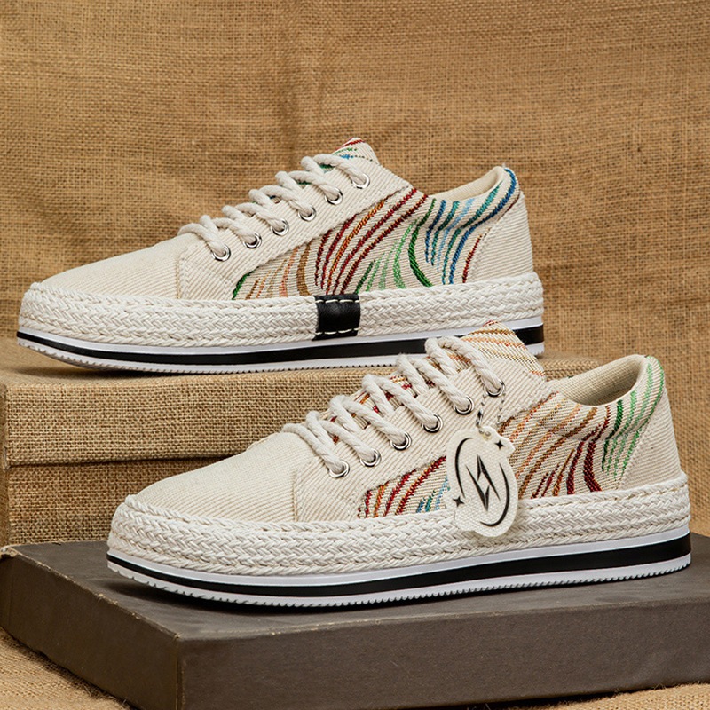 Zapatos de tela de paja de moda personales para hombres zapatos de skate primavera 2025 nuevos zapatos casuales de pescador para hombres zapatos estudiantes